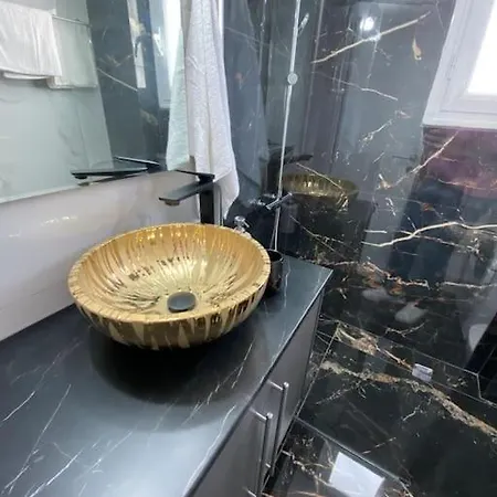 Apartment καινούργιο υπέροχο δίπλα στο μετρό Athens