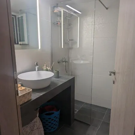 Luxury & Spacious In Apartment Athens