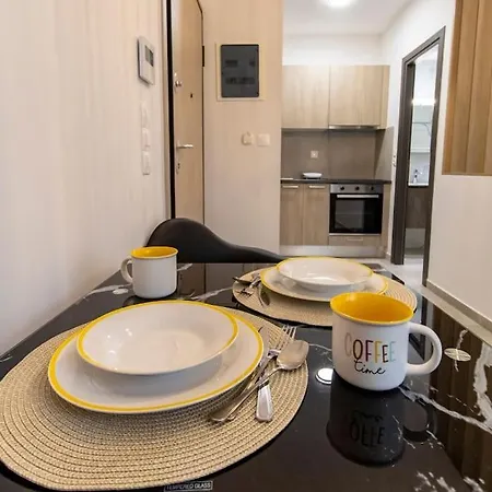 Apartment 'apolon' Next To Metro