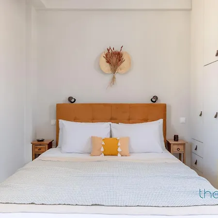 Apartment Athenian Sky Retreat: Jacuzzi & Fresh Elegance!