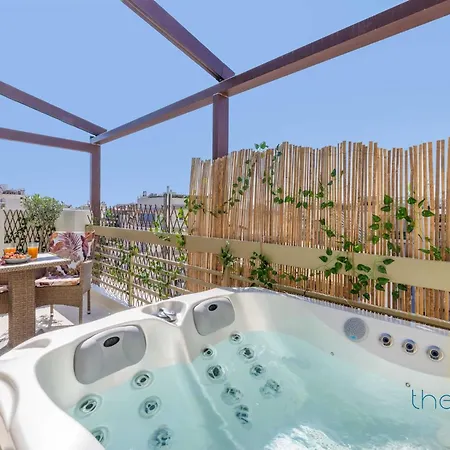 Athenian Sky Retreat: Jacuzzi & Fresh Elegance! Apartment