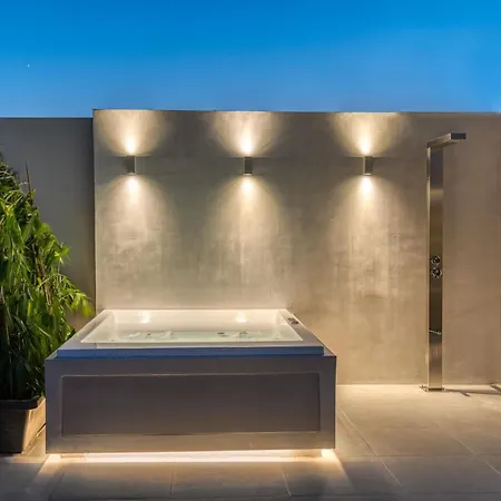 Apartment Penthouse With Magical Acropolis View From Balcony