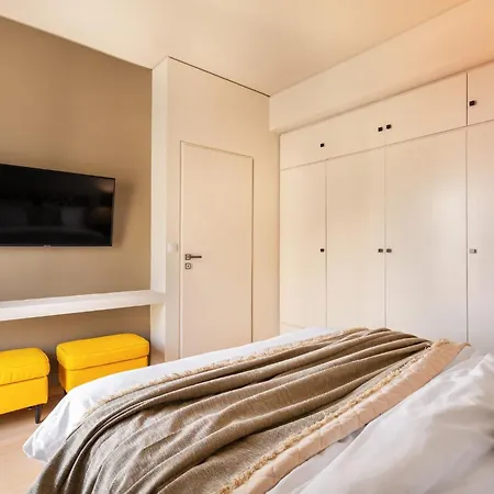 Apartment Penthouse With Magical Acropolis View From Balcony Athens