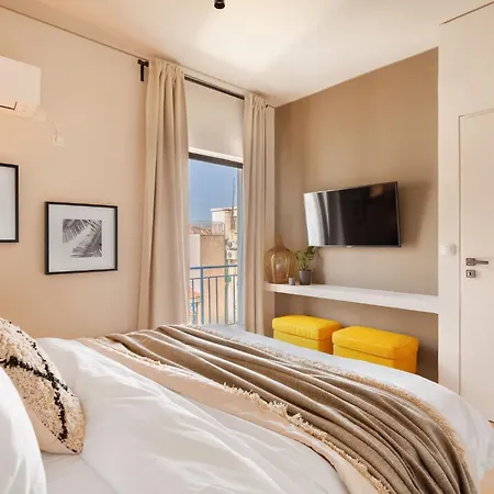 Penthouse With Magical Acropolis View From Balcony Athens