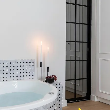 Apartament Athenian Elegance, Ensuite Whirlpool & Fireplace Near Acropolis