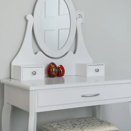 Gem, Next To Metro, Walk To Akropolis Apartment *