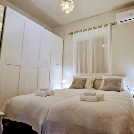 Apartment Gem, Next To Metro, Walk To Akropolis Athens