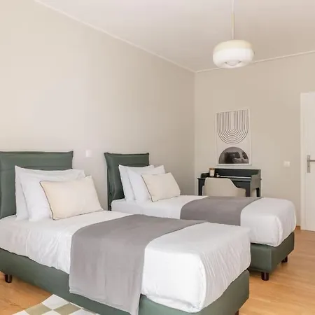 Roomy 3br In Marousi By Upstreet