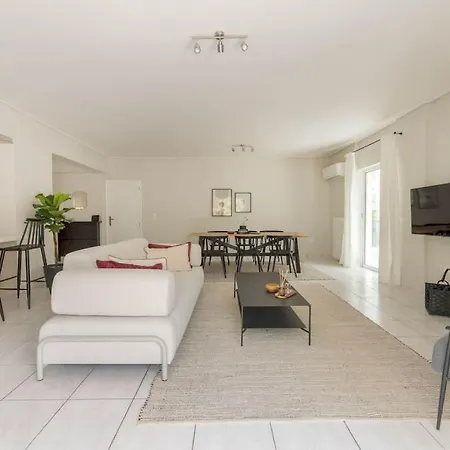 Apartment Roomy 3br In Marousi By Upstreet *