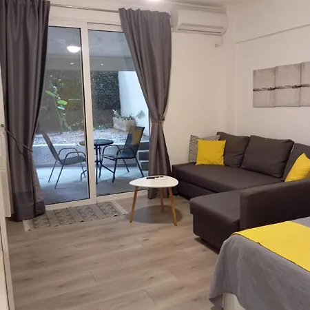 Kolonaki Luxury Backyard * Ateny
