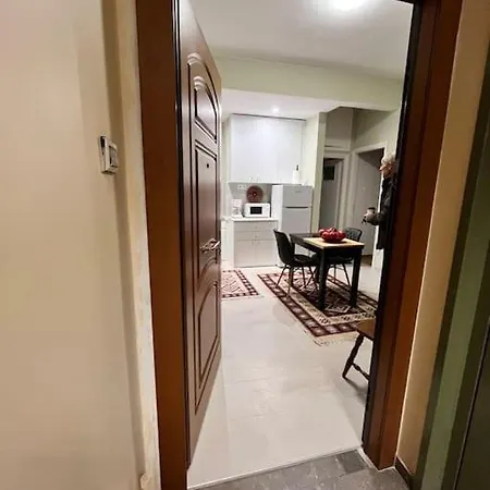 Hristo's In Apartment Athens