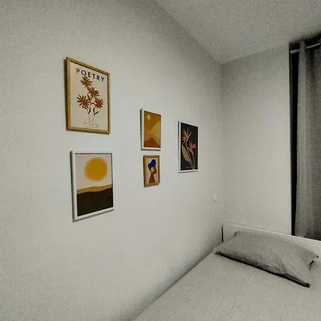 Floral 1 - Ground Floor With Courtyard And Private Parking! Athen