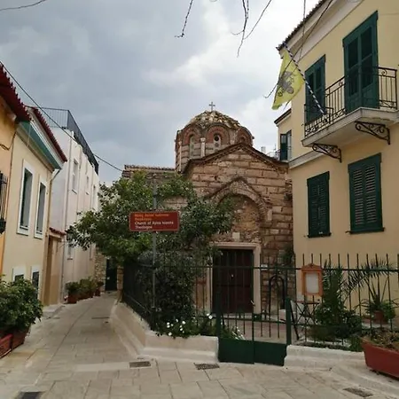 Magnificent In Plaka Apartment