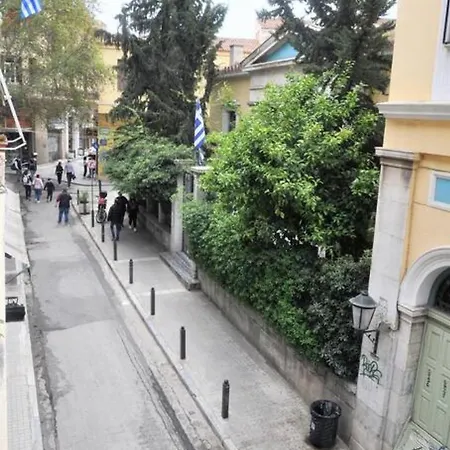 Magnificent In Plaka Apartment