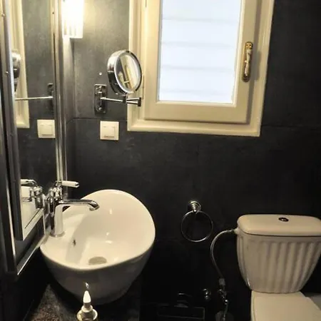 Magnificent In Plaka Apartment Athens