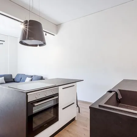 Spacious 3-bedroom Dual In Centre *