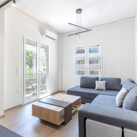 Spacious 3-bedroom Dual In Centre Athens