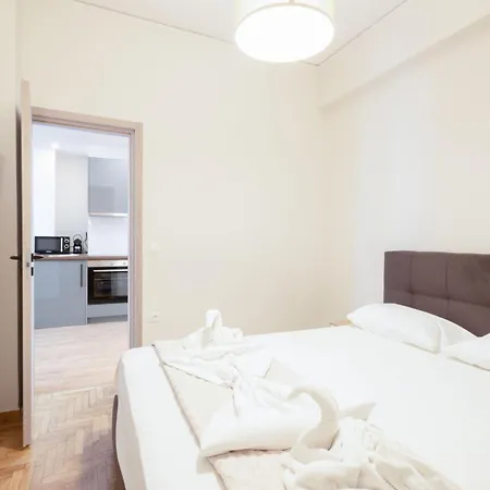 Spacious 3-bedroom Dual In Centre * Athens