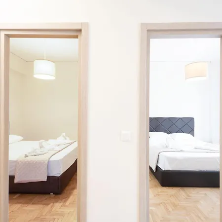 Spacious 3-bedroom Dual In Centre Athens