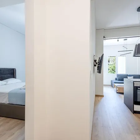 Spacious 3-bedroom Dual In Centre *