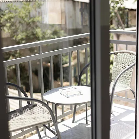 Apartment Spacious 3-bedroom Dual In Centre Athens