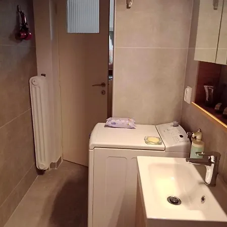 Amerikis Square 1 Bedroom *