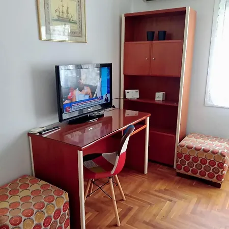 Amerikis Square 1 Bedroom Apartment