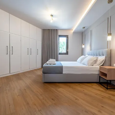 Live Life Plaka Appartement