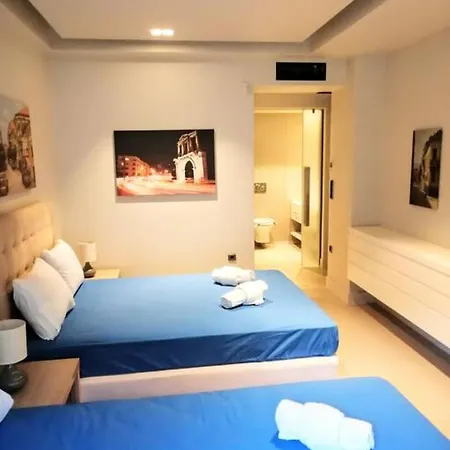 Luxurious In Acropolis *