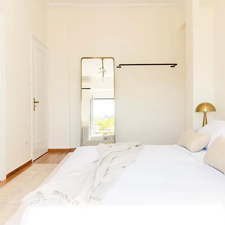 3 Level Acropolis Penthouse With Roof Garden Oasis *