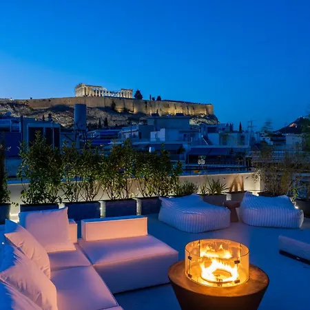 Apartment 3 Level Acropolis Penthouse With Roof Garden Oasis *