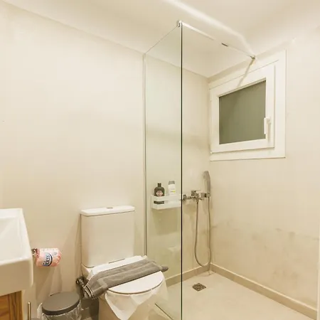 Apartment Cute Semi-basement Near Panormou Metro *