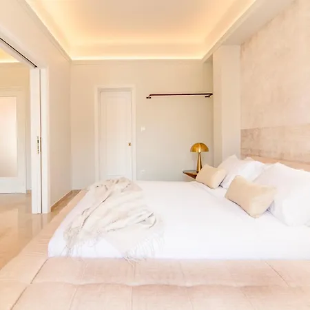 3 Level Acropolis Penthouse With Roof Garden Oasis *
