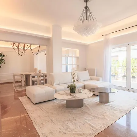 Apartment 3 Level Acropolis Penthouse With Roof Garden Oasis