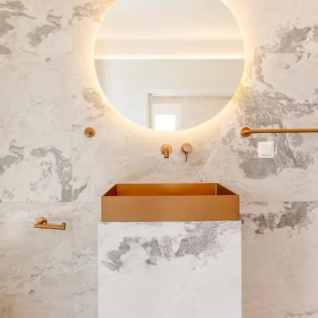 Apartment 3 Level Acropolis Penthouse With Roof Garden Oasis
