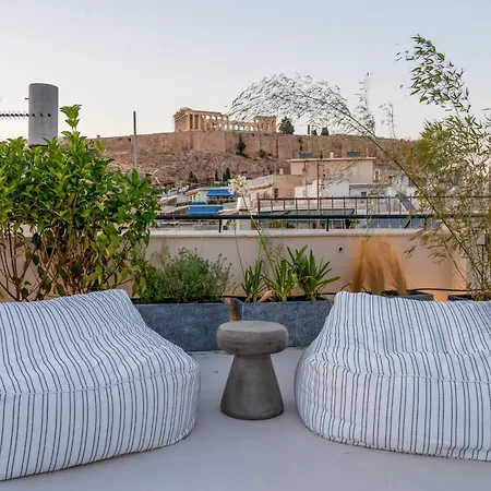 Apartment 3 Level Acropolis Penthouse With Roof Garden Oasis
