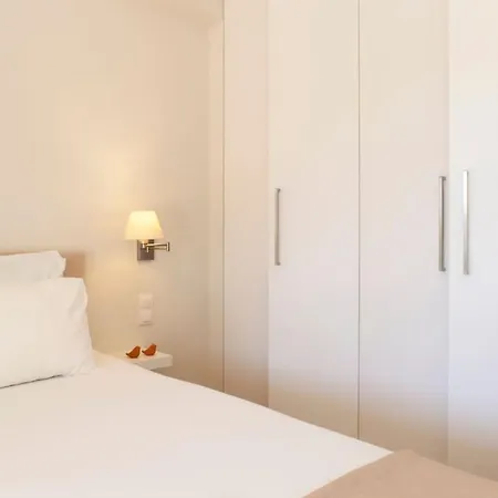 Athenian Riviera Seaside Escape In Vouliagmeni Apartment *