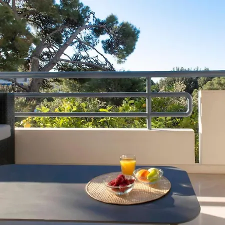 Athenian Riviera Seaside Escape In Vouliagmeni Apartment