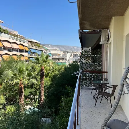 Acropolis Luxury Sidewalk View * Athènes