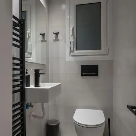 Cozy 2bd Aprtmnt In Ilisia Park Apartment *