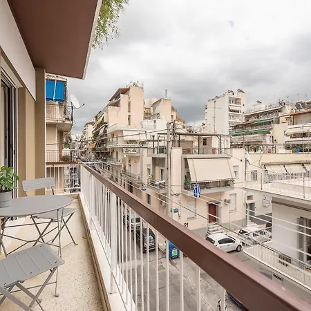 Apartment Margarita's 2-bdr - 2 Stops To Acropolis Athens