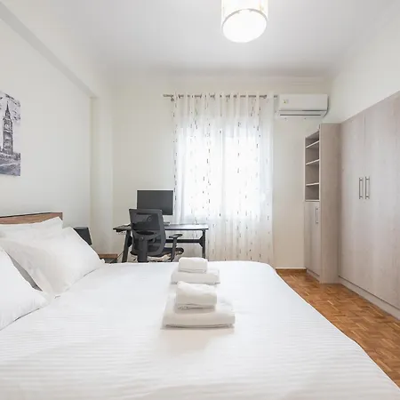 Apartment Margarita's 2-bdr - 2 Stops To Acropolis *