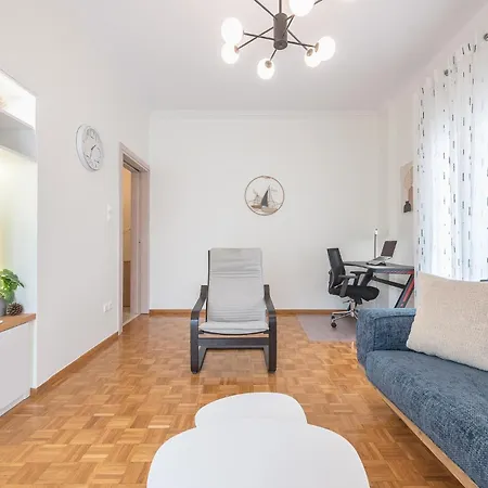 Margarita's 2-bdr - 2 Stops To Acropolis Apartment Athens