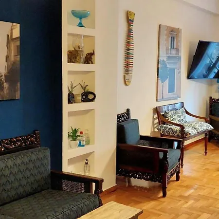 Magnificent In Plaka Apartment