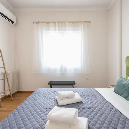 Stylish 2 Bd Urban Retreat Near Panormou Metro Αθήνα