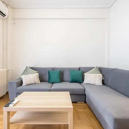 Stylish 2 Bd Urban Retreat Near Panormou Metro Αθήνα