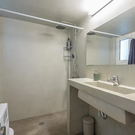 Διαμέρισμα Stylish 2 Bd Urban Retreat Near Panormou Metro *