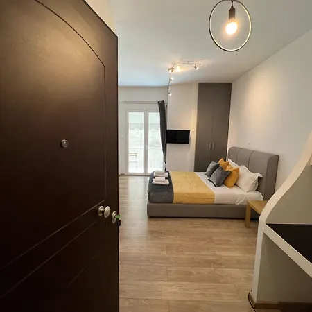 Modern And Cozy In The Center Of