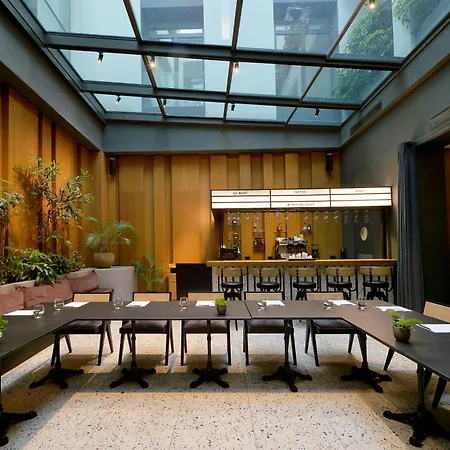 The Editor Otel