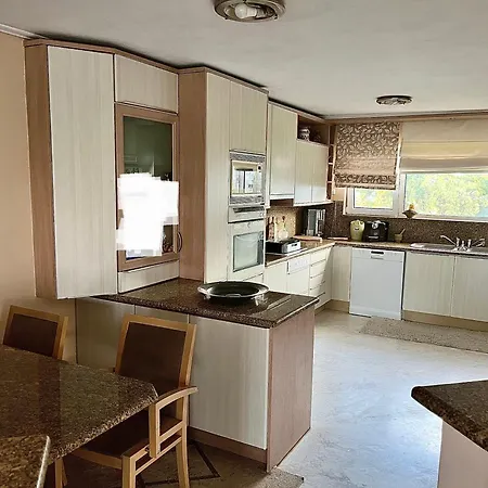 Apartment Sylvia's Luxurious, Spacious & Relaxing